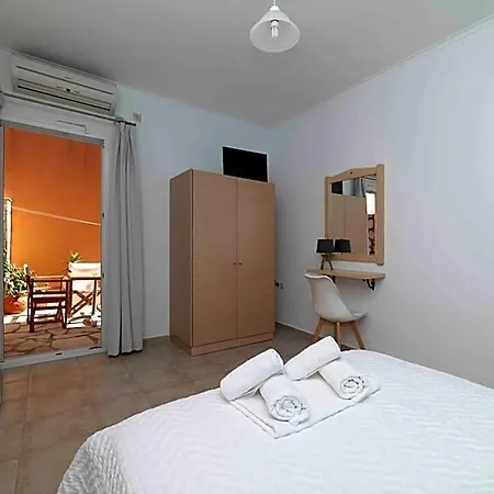 San Lazzaro アパートホテル 4*